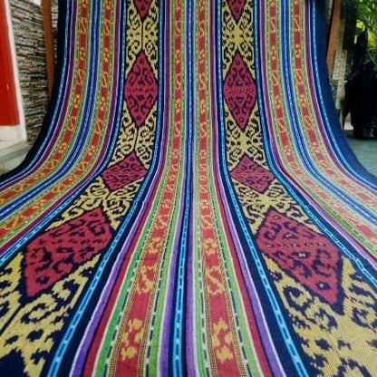 Kain Tenun Ikat Blanket Etnik Lombok - Kain Tradisional Etnik dengan Motif Khas Lombok untuk Dekorasi Rumah dan Pakaian