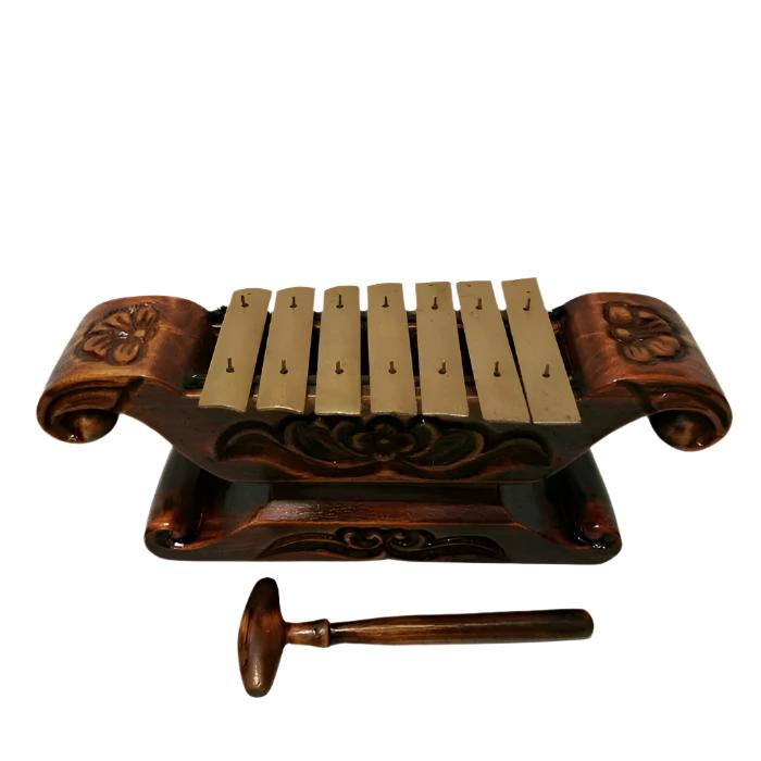 Metallophone Tradisional Bali - Alat Musik Gamelan Buatan Tangan dengan Palu Kayu, Karya Seni Musik Bali Otentik