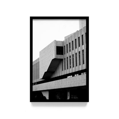 Poster Gedung Hitam Putih Wall Decor Monochrome Architecture Art Print, Frame Natural - Hiasan Dinding Minimalis dengan Sentuhan Monokrom dan Arsitektur Modern