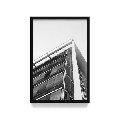 Poster Gedung Hitam Putih Wall Decor Monochrome Architecture Art Print, Frame Natural - Hiasan Dinding Minimalis dengan Sentuhan Monokrom dan Arsitektur Modern