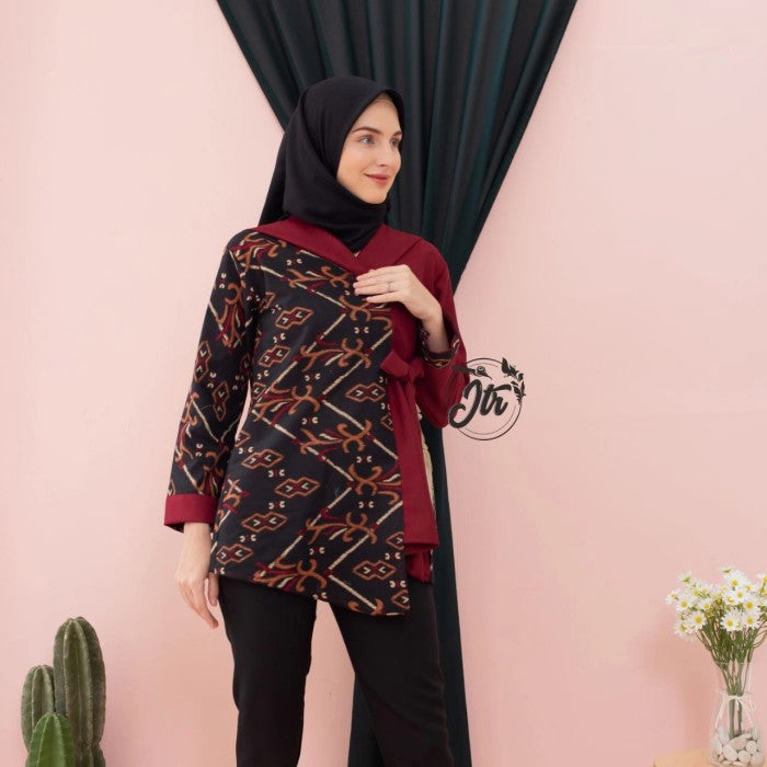 Atasan Bungkus Batik Jawa yang Elegan - Desain Tradisional Modern untuk Wanita