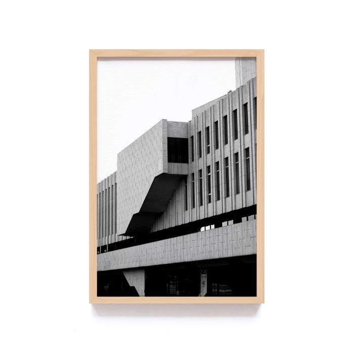 Poster Gedung Hitam Putih Wall Decor Monochrome Architecture Art Print, Frame Natural - Hiasan Dinding Minimalis dengan Sentuhan Monokrom dan Arsitektur Modern