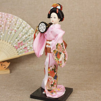 Patung Pajangan Boneka Geisha Jepang - Hiasan Dekorasi Elegan untuk Rumah, Kamar, atau Kantor, Koleksi Budaya Jepang yang Indah dan Artistik