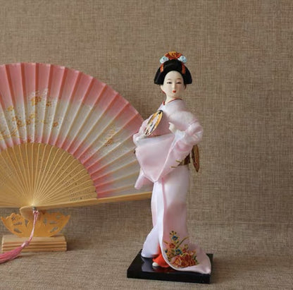 Patung Pajangan Boneka Geisha Jepang - Hiasan Dekorasi Elegan untuk Rumah, Kamar, atau Kantor, Koleksi Budaya Jepang yang Indah dan Artistik