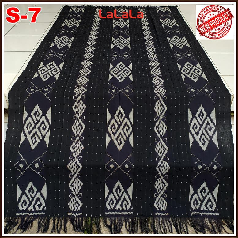 Tenun Ikat Blanket Etnik Sumba, Papua, Bali, Lombok, NTT, Toraja, Flores, Dayak, Jepara - Keindahan Budaya Nusantara dalam Setiap Helai Kain