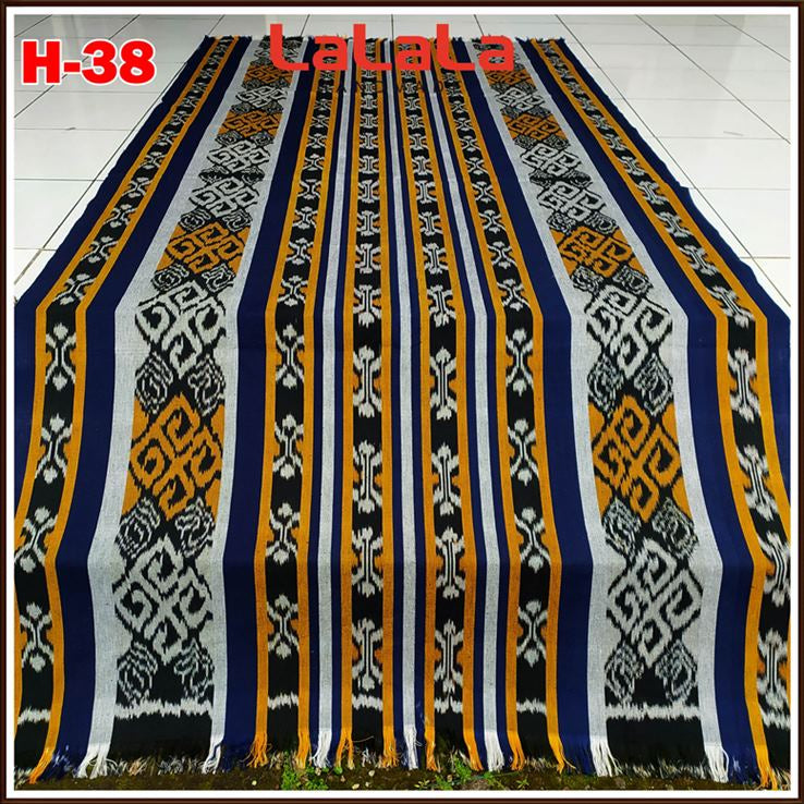 Kain Tenun Ikat Blanket Etnik Asli Motif Sumba NTT, Asmat, Lombok, Papua, Dayak, Toraja, Bali, Jepara Khas Indonesia, Handmade untuk Dekorasi dan Fashion