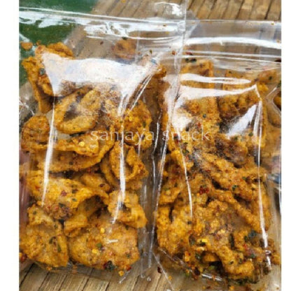 Kulit Ayam Crispy Pedas Daun Jeruk - Camilan Renyah dengan Rasa Pedas Gurih dan Aroma Daun Jeruk