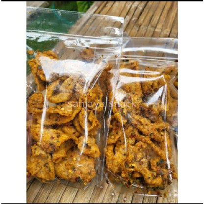 Kulit Ayam Crispy Pedas Daun Jeruk - Camilan Renyah dengan Rasa Pedas Gurih dan Aroma Daun Jeruk