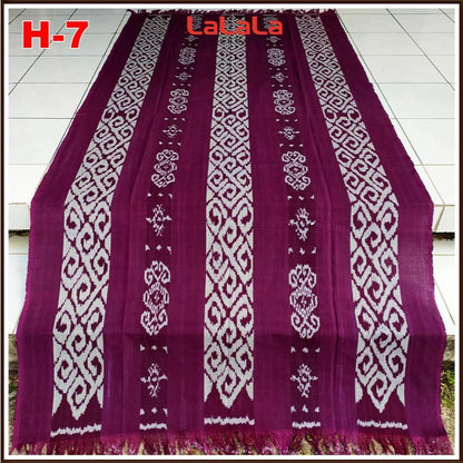 Tenun Ikat Blanket Etnik Sumba, Papua, Bali, Lombok, NTT, Toraja, Flores, Dayak, Jepara - Keindahan Budaya Nusantara dalam Setiap Helai Kain