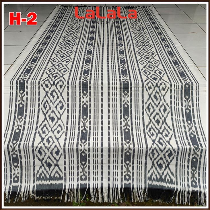 Tenun Ikat Blanket Etnik Sumba, Papua, Bali, Lombok, NTT, Toraja, Flores, Dayak, Jepara - Keindahan Budaya Nusantara dalam Setiap Helai Kain