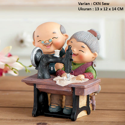 Dekorasi Pajangan Nenek Kakek Couple Bahan Resin - Miniatur Kakek Nenek Figure Pasangan yang Lucu dan Unik, Cocok untuk Pajangan Rumah