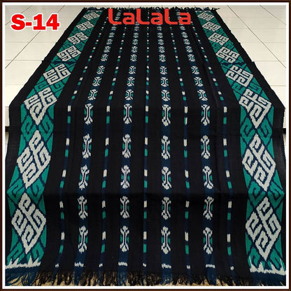 Kain Ikat Blanket Etnik Troso Jepara Indonesia, Karya Seni Tradisional Handmade untuk Dekorasi dan Koleksi