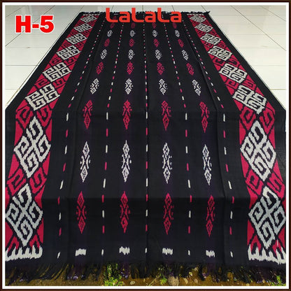 Tenun Ikat Blanket Etnik Sumba, Papua, Bali, Lombok, NTT, Toraja, Flores, Dayak, Jepara - Keindahan Budaya Nusantara dalam Setiap Helai Kain