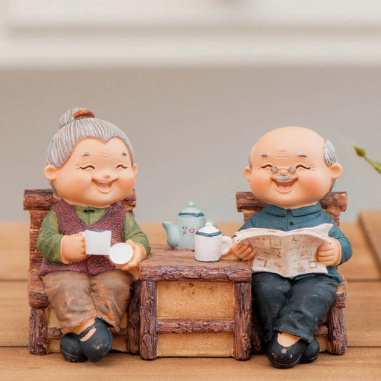 Dekorasi Pajangan Nenek Kakek Couple Bahan Resin - Miniatur Kakek Nenek Figure Pasangan yang Lucu dan Unik, Cocok untuk Pajangan Rumah