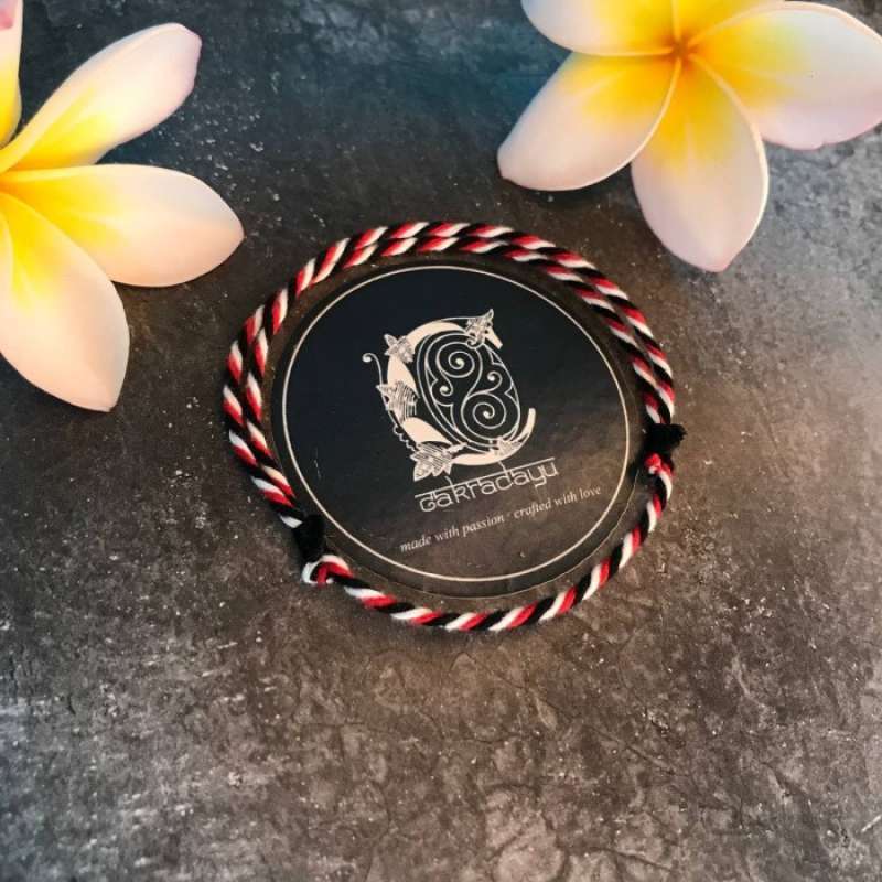 Gelang Tridatu Tradisional Katun Handmade Asli Khas Bali Original - Gelang Spiritual Tanpa Ikat untuk Keberuntungan dan Perlindungan