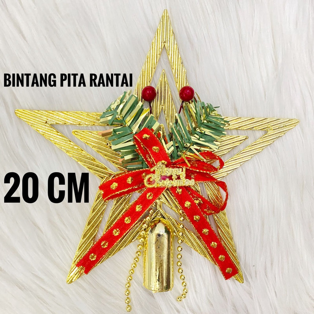 Hiasan Pohon Natal Besar dengan Aksesoris Top, Lampu Gantungan, Lonceng, Santa Claus, dan Salju - Dekorasi Natal Indah untuk Menciptakan Nuansa Merry Christmas di Rumah