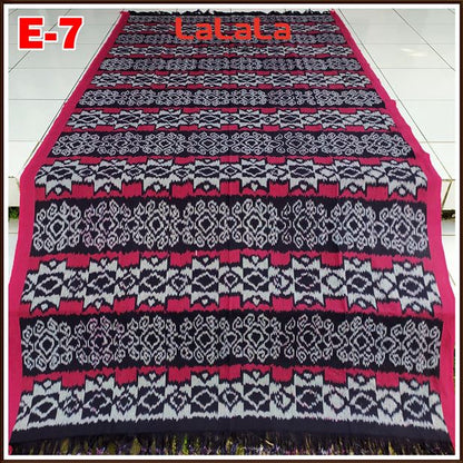 Tenun Ikat Blanket Etnik Sumba, Lombok, NTT, Bali, Toraja, Flores, Dayak, Jepara - Keindahan Kain Tradisional Nusantara