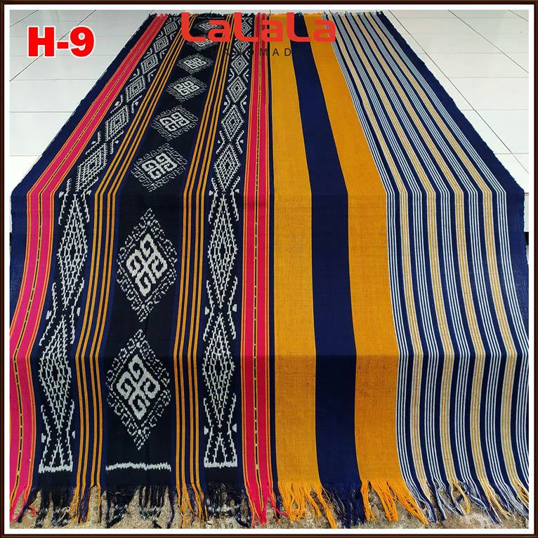 Kain Ikat Blanket Etnik Troso Jepara Indonesia, Karya Seni Tradisional Handmade untuk Dekorasi dan Koleksi